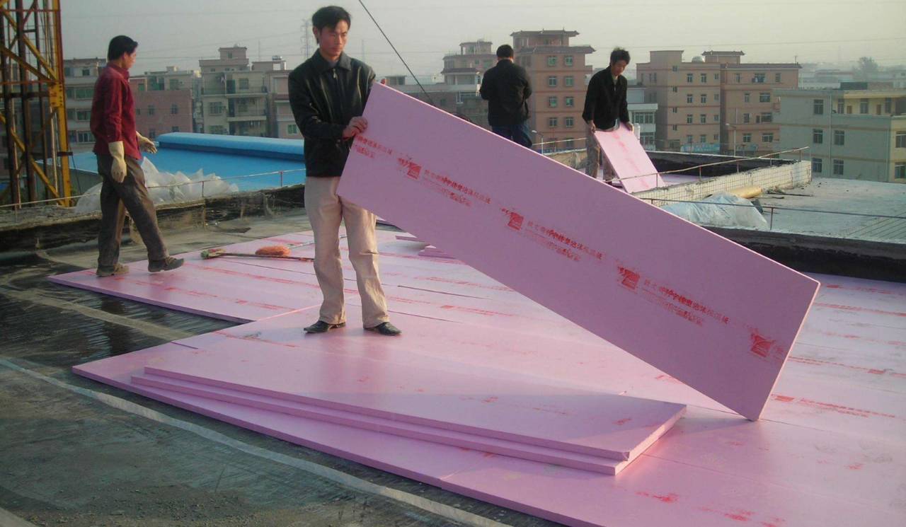 郑州写字楼火灾蔓延的背后 外保温材料的“双刃剑”效应